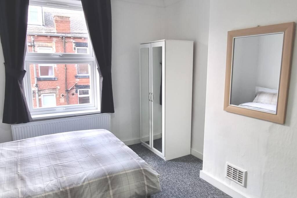 Your Home Away From Home. Leeds  Bagian luar foto
