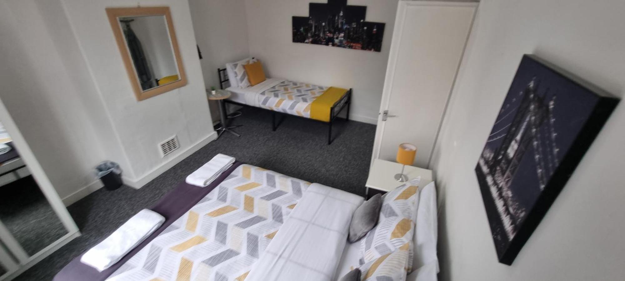 Your Home Away From Home. Leeds  Bagian luar foto